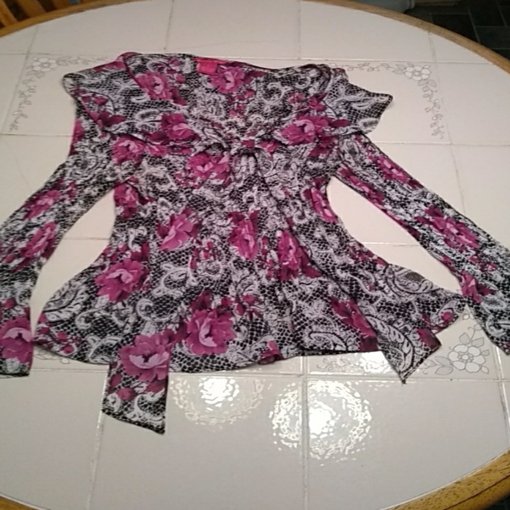 Flared sleeved size L wide collar blouse   119